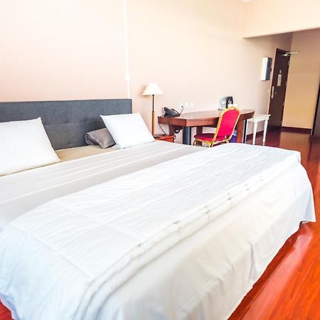 פאפיט Hotel Sarah Nui מראה חיצוני תמונה