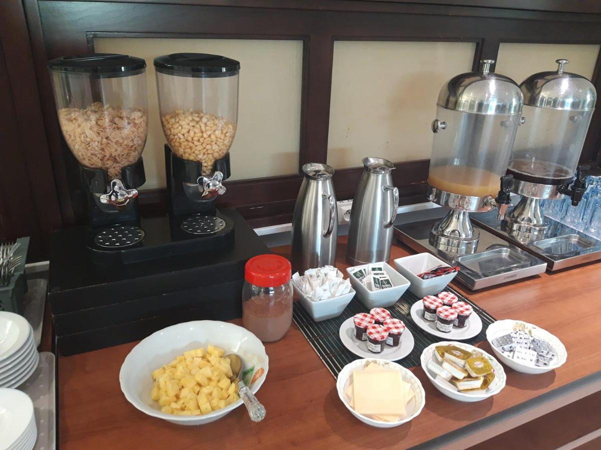 פאפיט Hotel Sarah Nui מראה חיצוני תמונה
