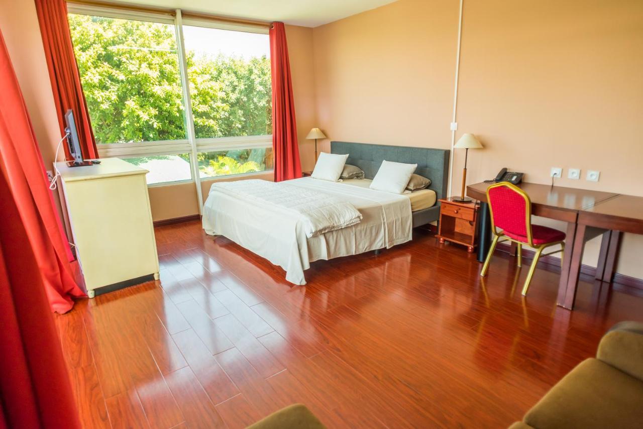 פאפיט Hotel Sarah Nui מראה חיצוני תמונה