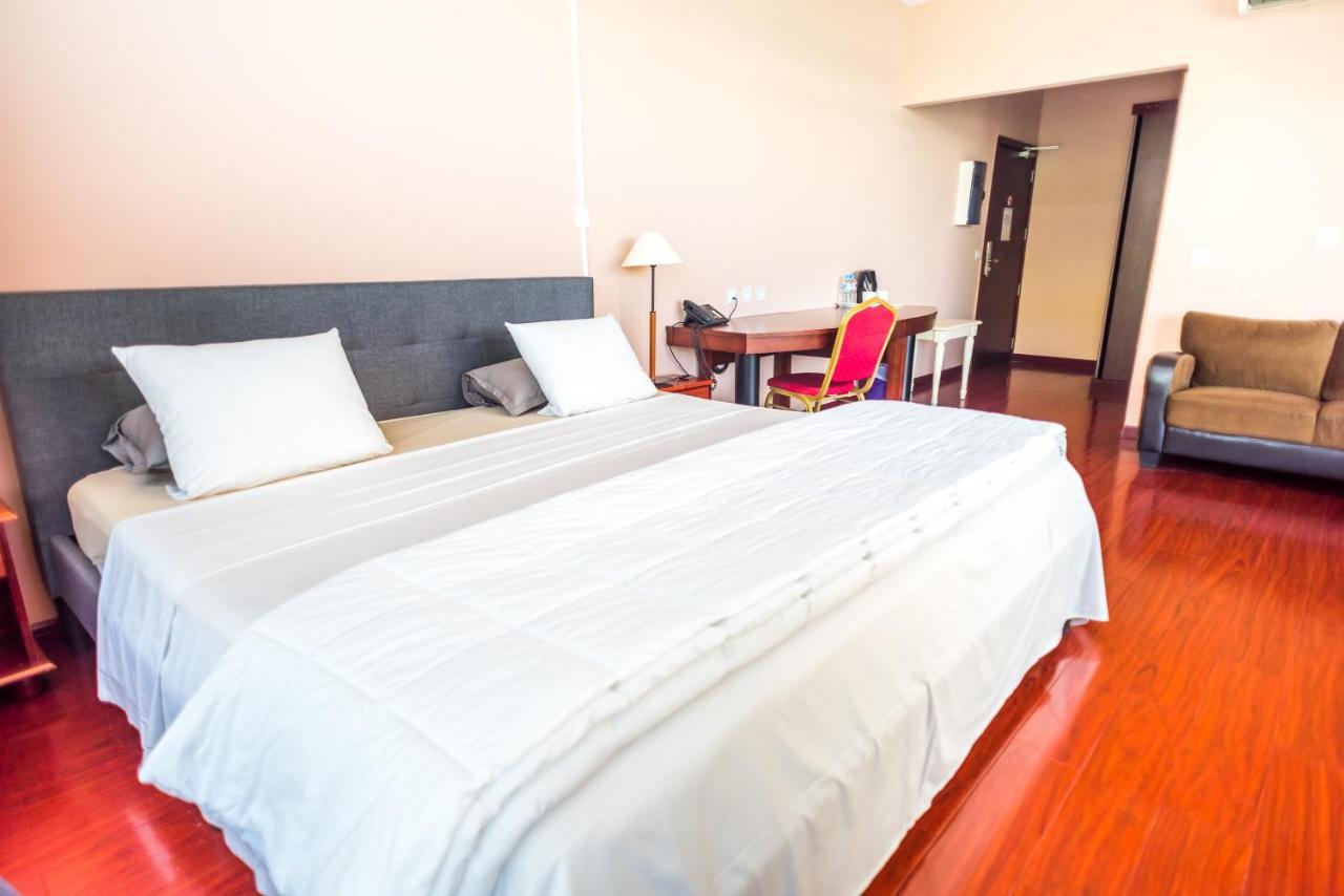 פאפיט Hotel Sarah Nui מראה חיצוני תמונה