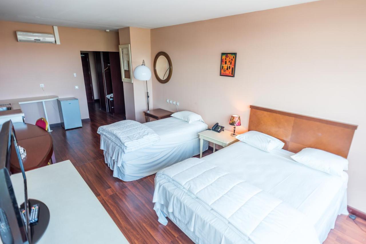 פאפיט Hotel Sarah Nui מראה חיצוני תמונה