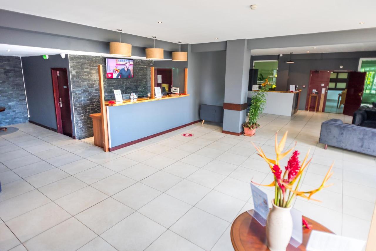 פאפיט Hotel Sarah Nui מראה חיצוני תמונה
