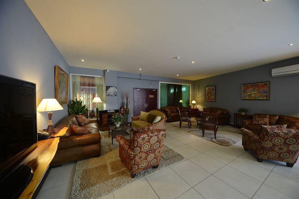 פאפיט Hotel Sarah Nui מראה חיצוני תמונה