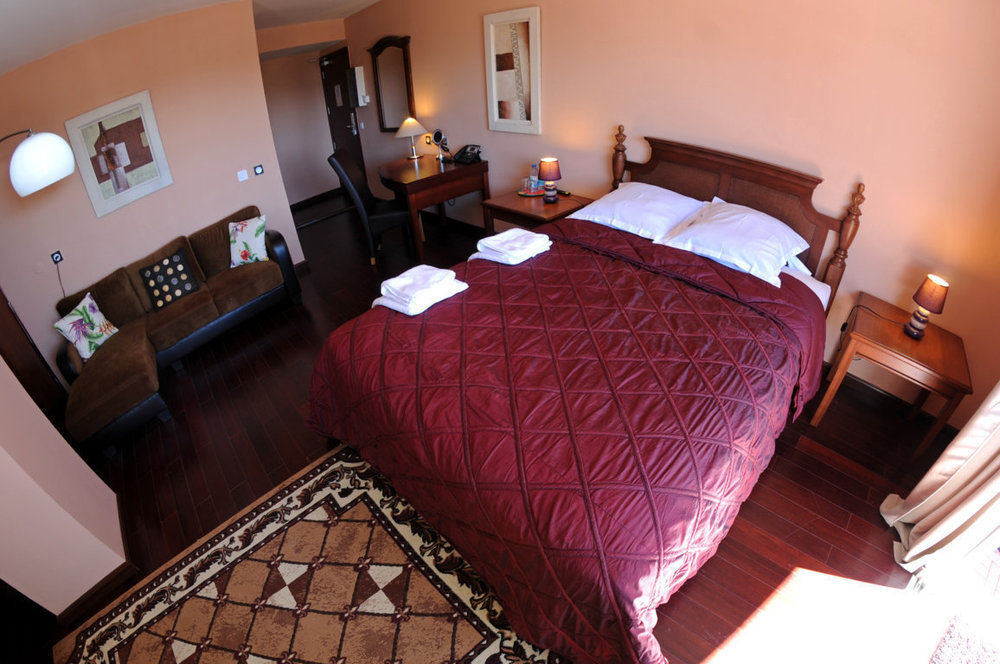 פאפיט Hotel Sarah Nui מראה חיצוני תמונה