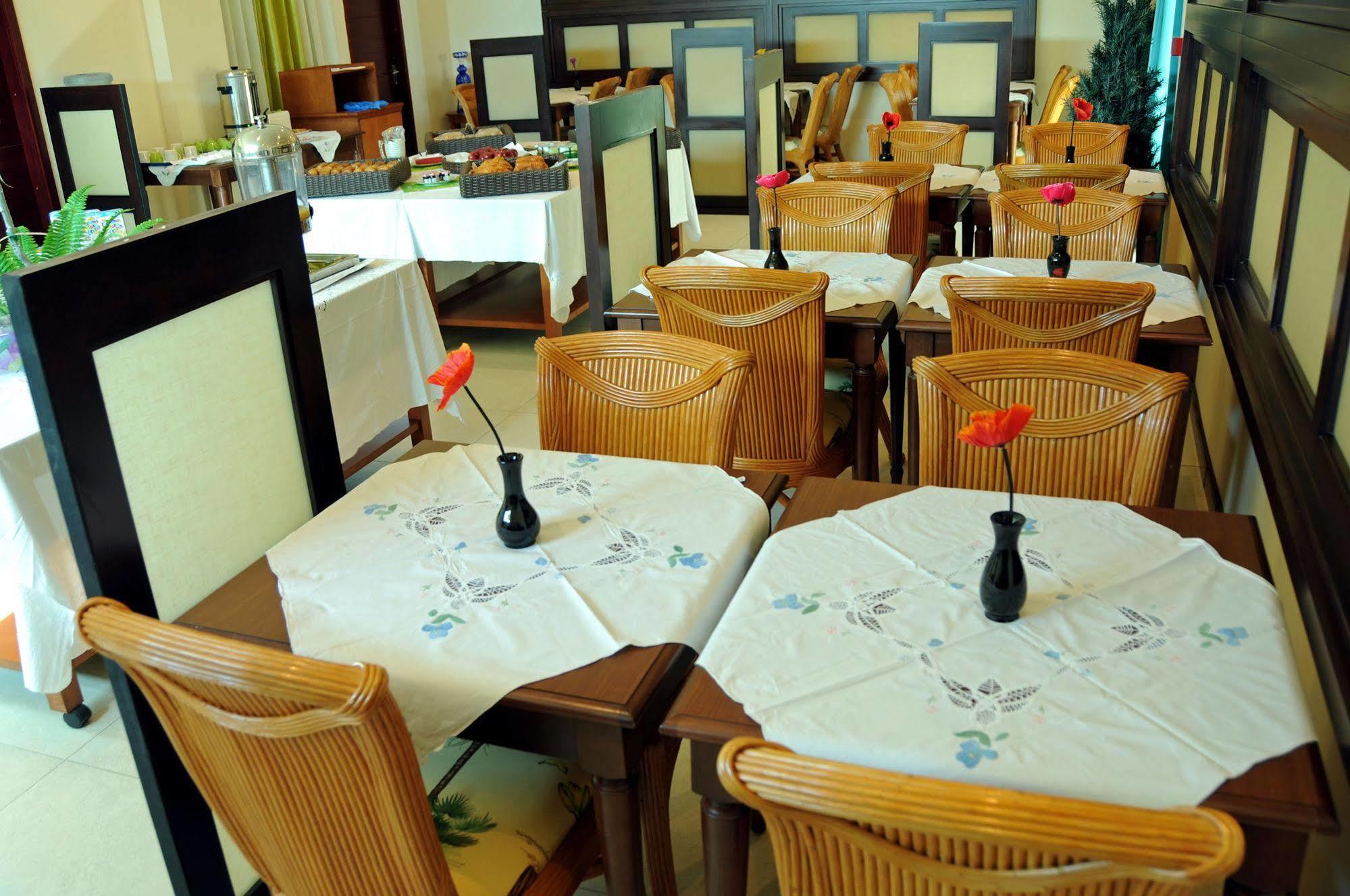 פאפיט Hotel Sarah Nui מראה חיצוני תמונה