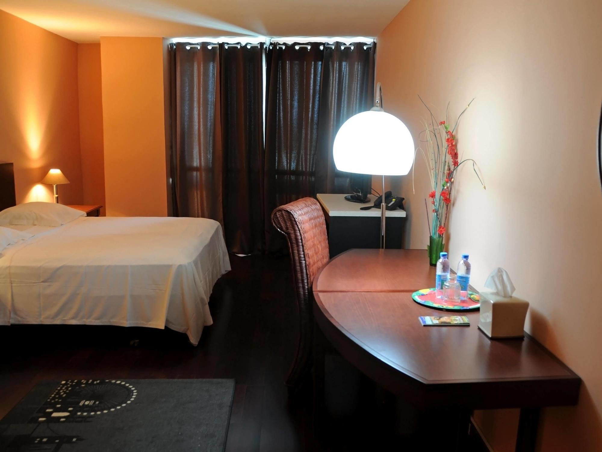 פאפיט Hotel Sarah Nui מראה חיצוני תמונה