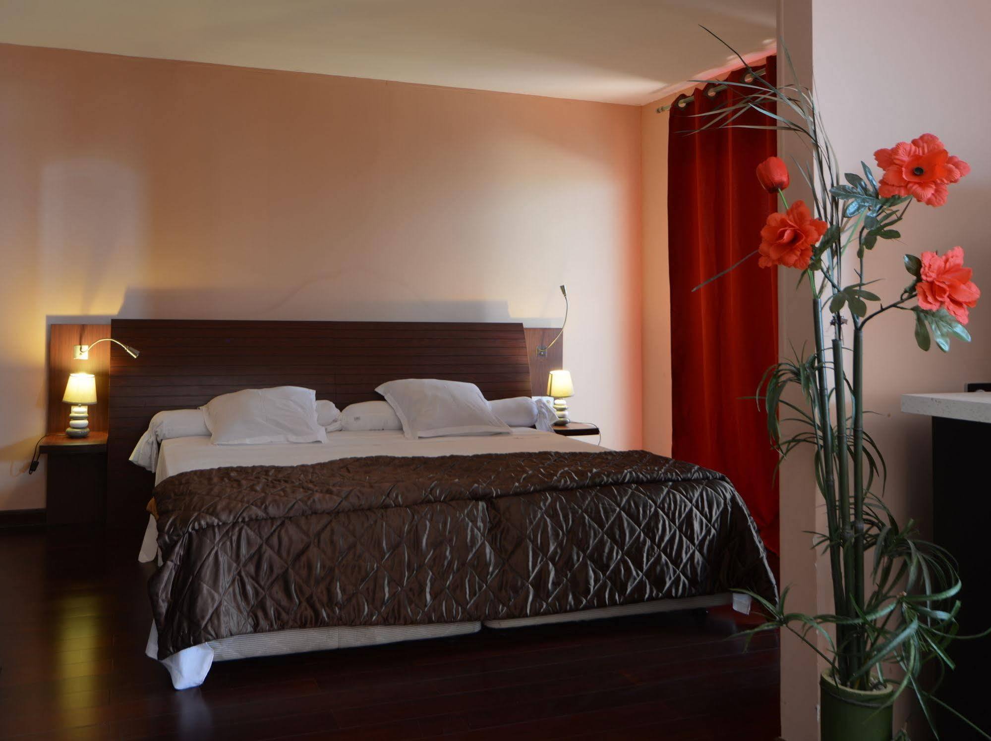 פאפיט Hotel Sarah Nui מראה חיצוני תמונה