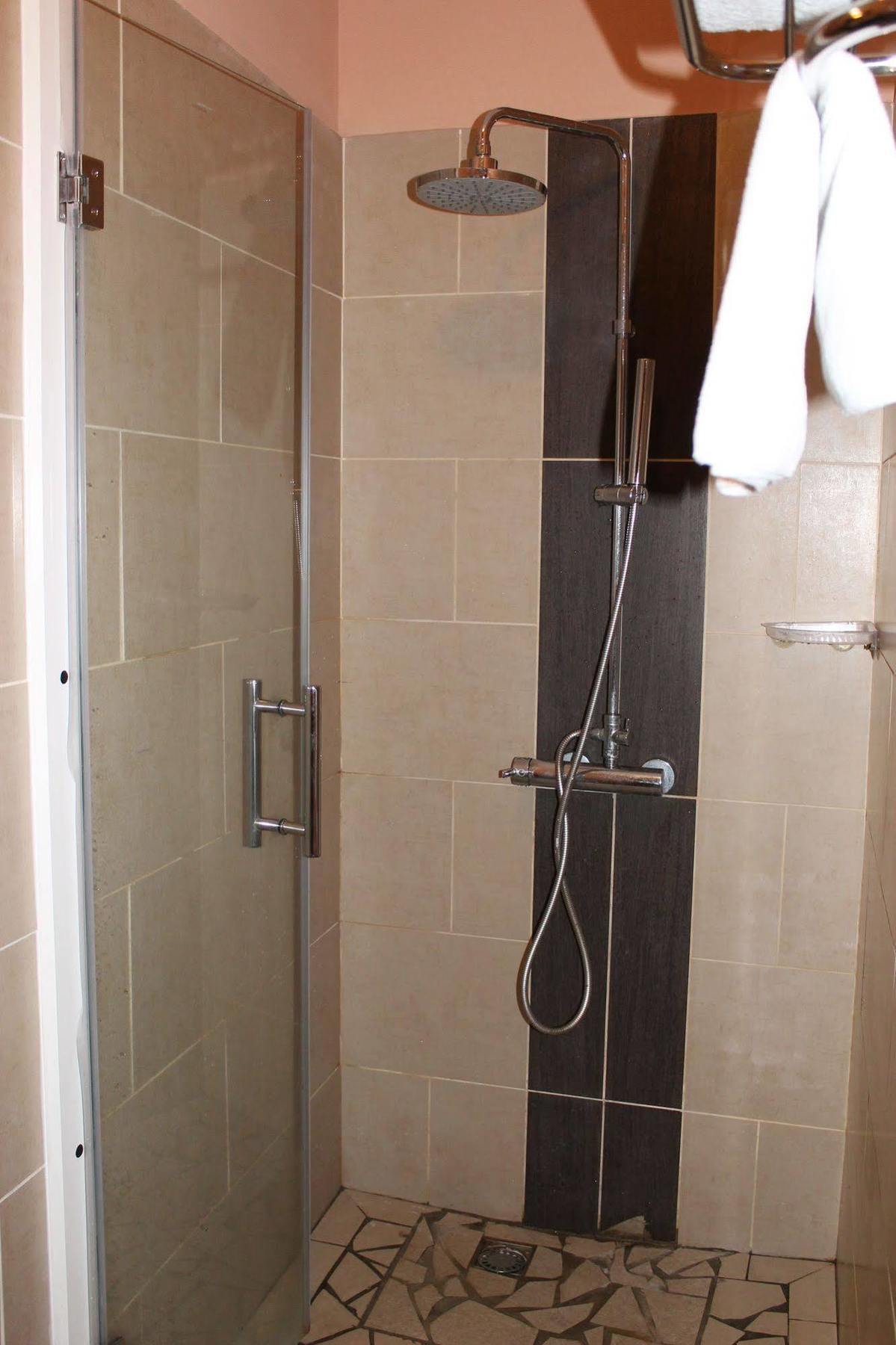 פאפיט Hotel Sarah Nui מראה חיצוני תמונה