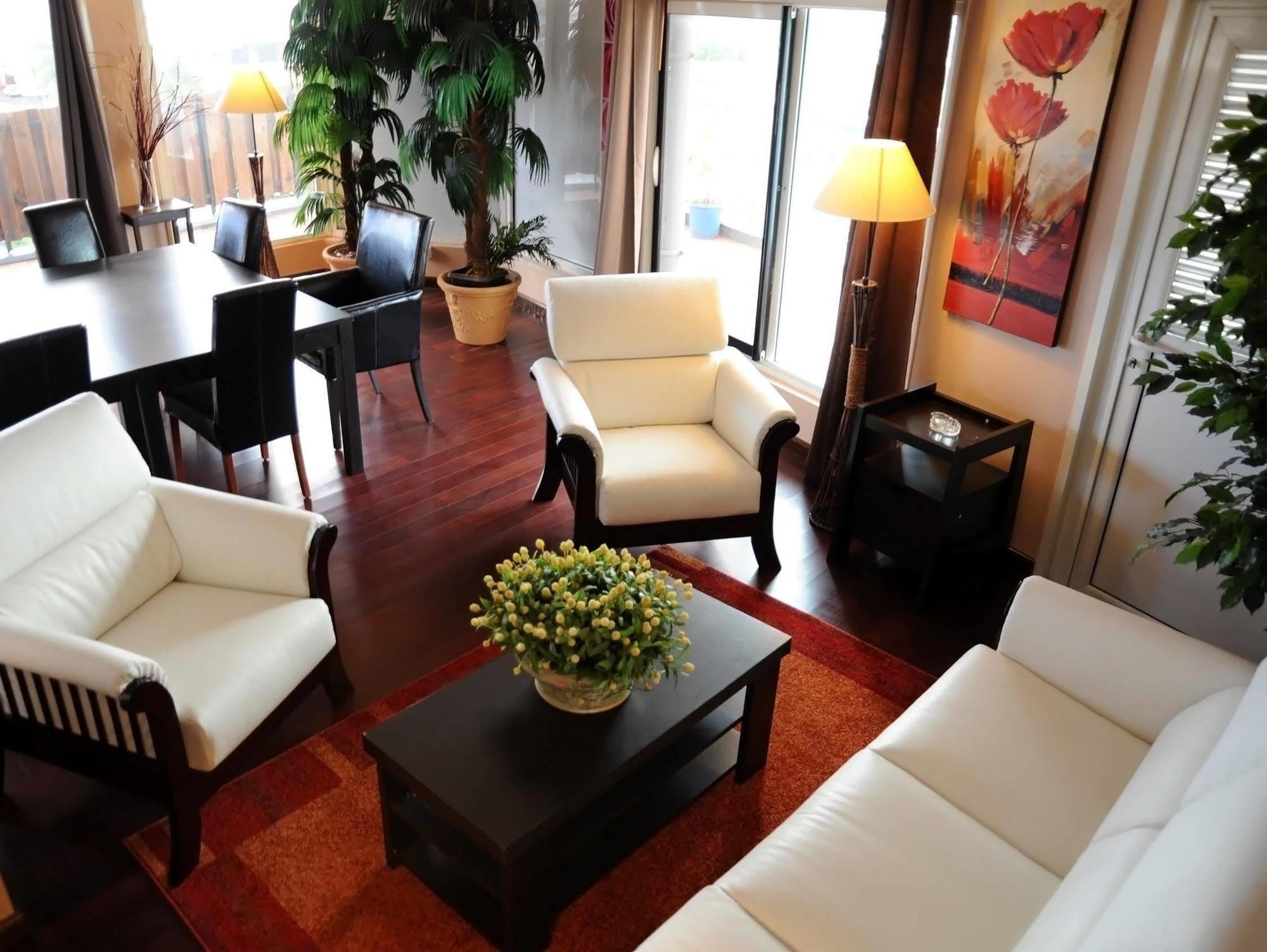 פאפיט Hotel Sarah Nui מראה חיצוני תמונה
