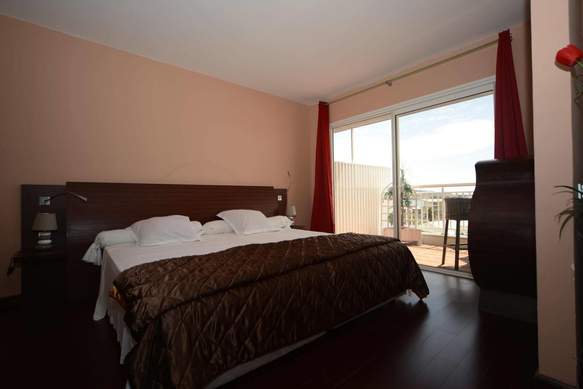 פאפיט Hotel Sarah Nui מראה חיצוני תמונה