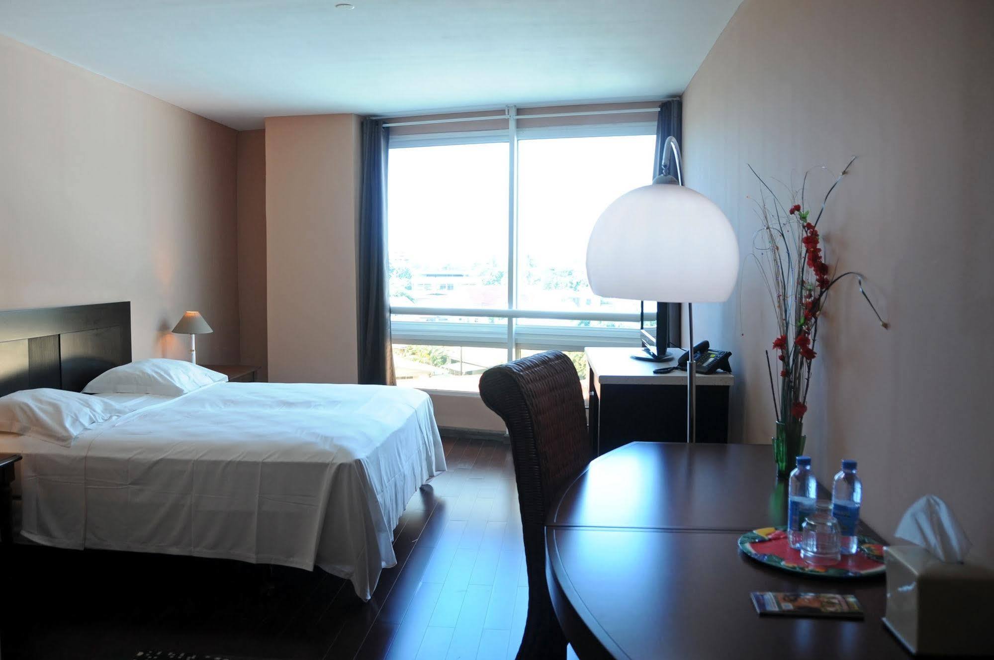 פאפיט Hotel Sarah Nui מראה חיצוני תמונה