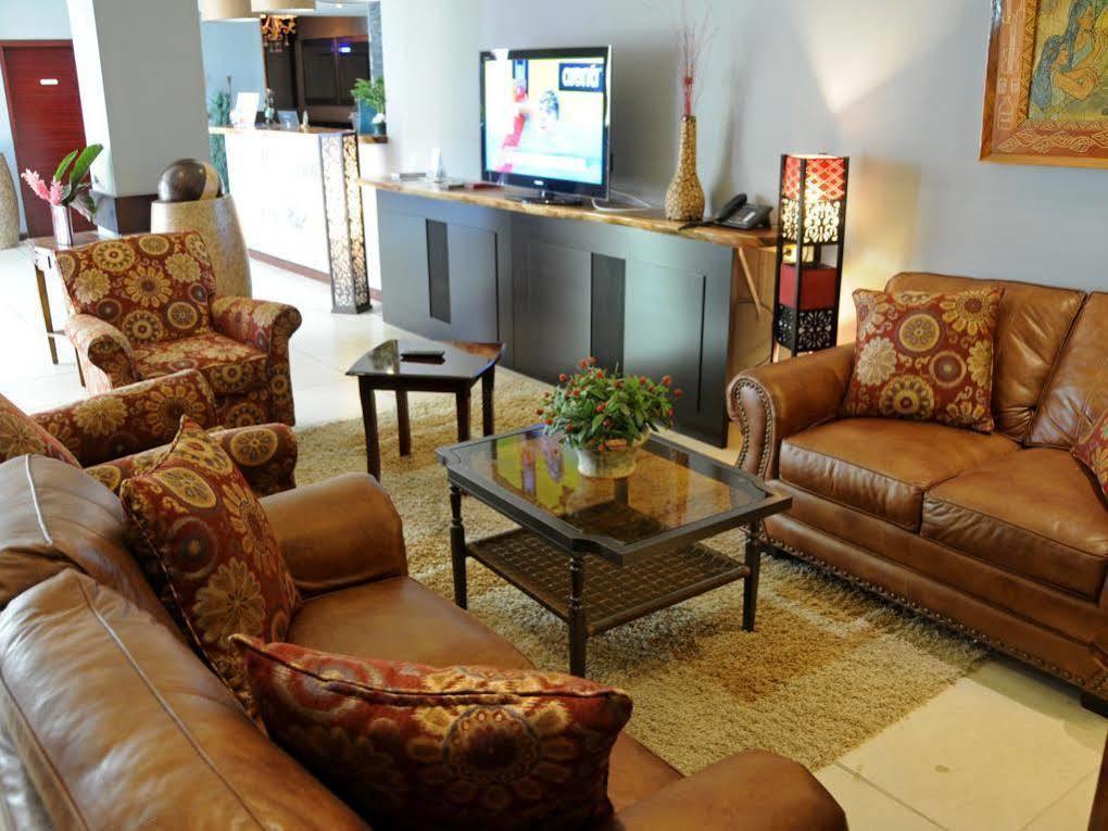 פאפיט Hotel Sarah Nui מראה חיצוני תמונה