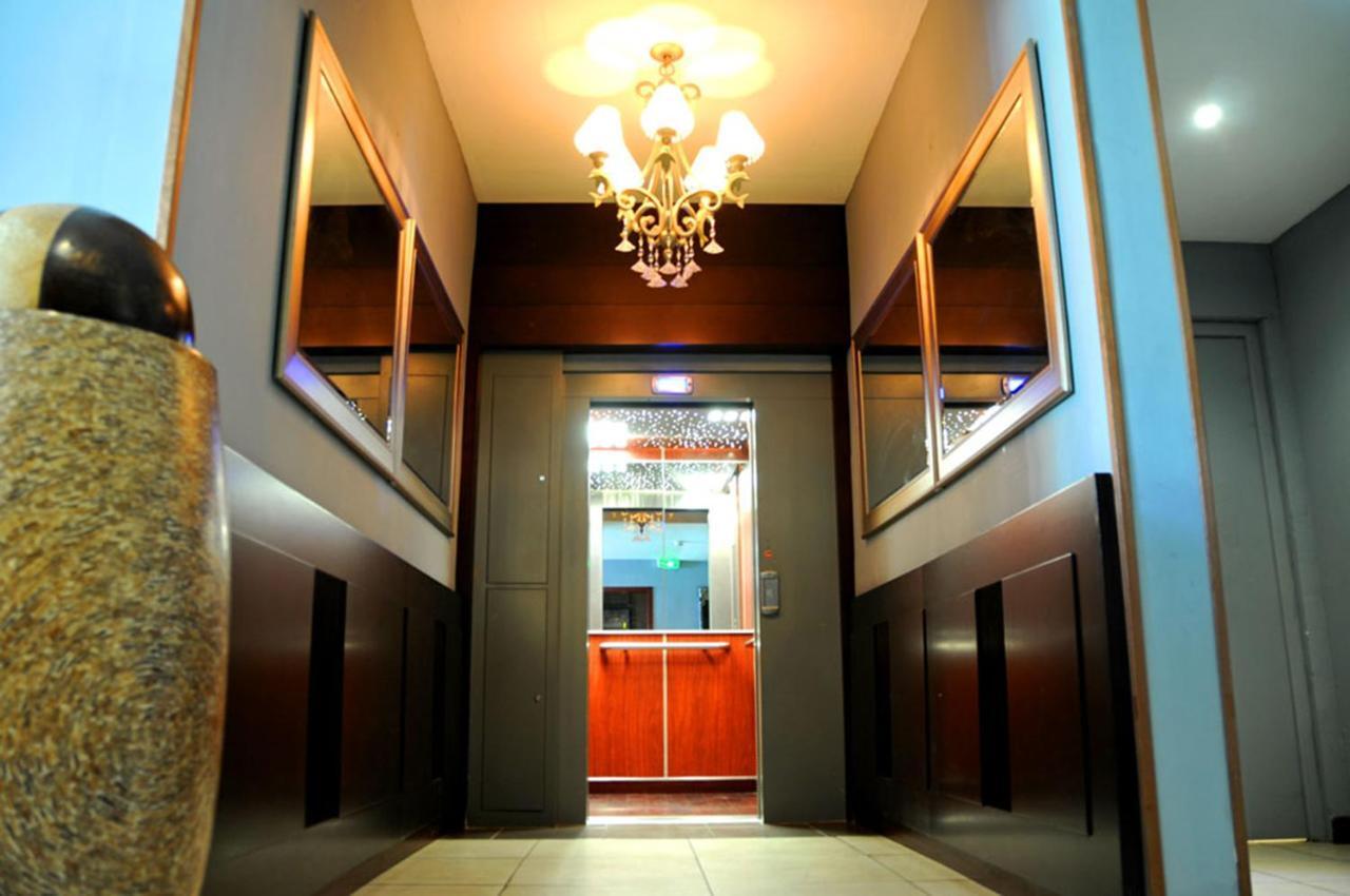 פאפיט Hotel Sarah Nui מראה חיצוני תמונה